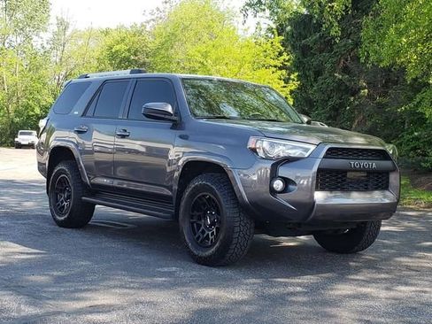 Used 2020 Toyota 4Runner SR5 AWD/4WD image 1