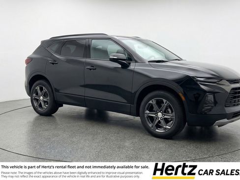 Used 2025 Chevrolet Blazer LT image 1