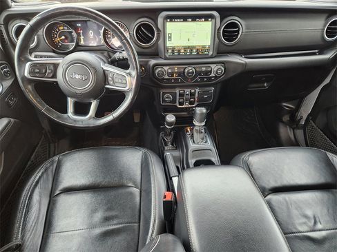 Used 2019 Jeep Wrangler Unlimited Sahara image 8