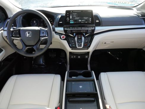 Certified 2026 Honda Odyssey Touring image 10