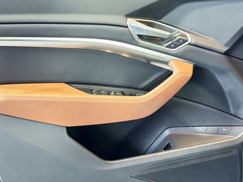 Used 2022 Audi e-tron Premium image 16