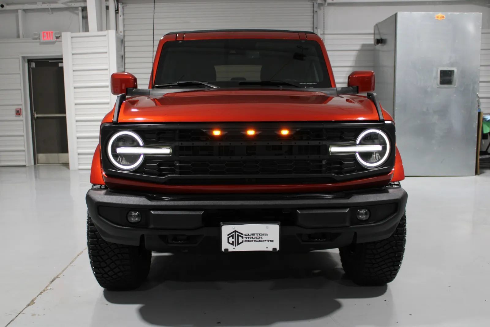 Used 2022 Ford Bronco Outer Banks AWD/4WD image 2