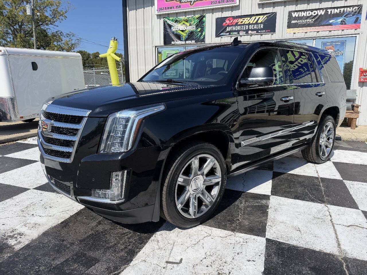Used 2015 Cadillac Escalade Premium AWD/4WD image 2