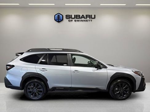 Used 2025 Subaru Outback Onyx Edition AWD/4WD image 5