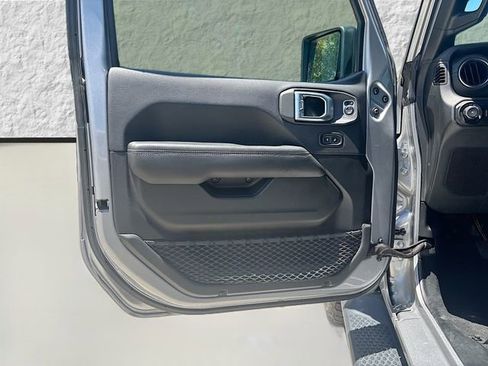 Used 2020 Jeep Wrangler Unlimited Sahara AWD/4WD image 21