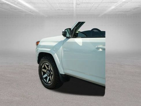 Used 2021 Toyota 4Runner TRD Off-Road Premium w/ Moonroof Package AWD/4WD image 41