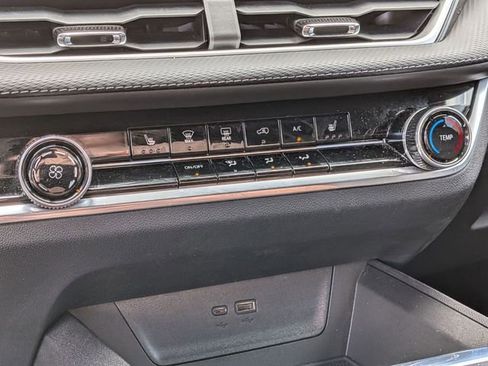 Used 2025 Chevrolet Equinox LT image 21