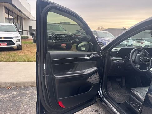 Used 2024 Hyundai Palisade Calligraphy image 21