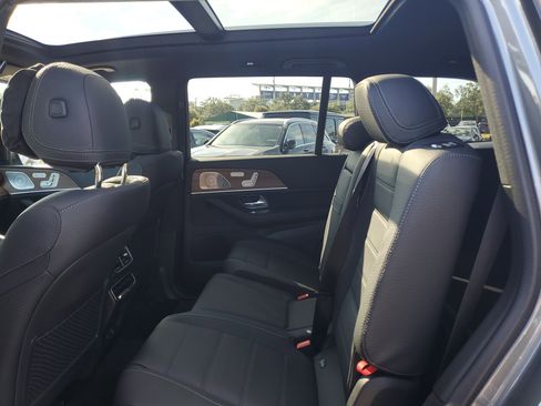 New 2026 Mercedes-Benz GLS 580 4MATIC image 12