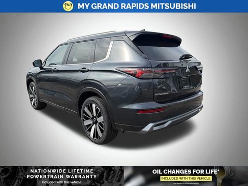 New 2026 Mitsubishi Outlander SEL image 7