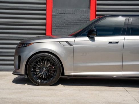 Used 2024 Land Rover Range Rover Sport image 9