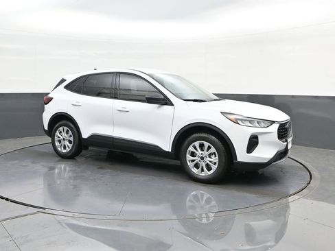 Used 2026 Ford Escape Active w/ Tech Pack #1 FWD image 17
