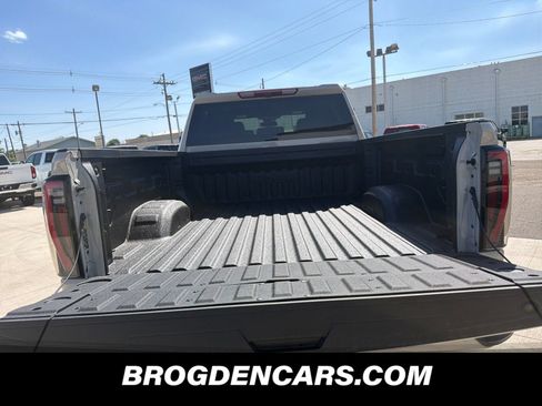 New 2026 GMC Sierra 2500 AT4 AWD/4WD image 9