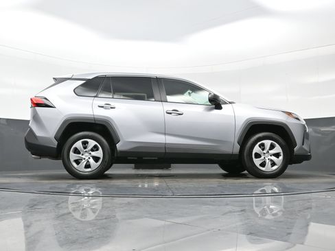 Used 2024 Toyota RAV4 LE image 31