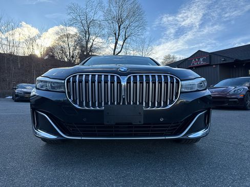 Used 2020 BMW 740i xDrive w/ Cold Weather Package image 7
