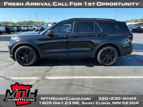 Used 2023 Ford Explorer ST w/ Technology Package AWD/4WD image 5