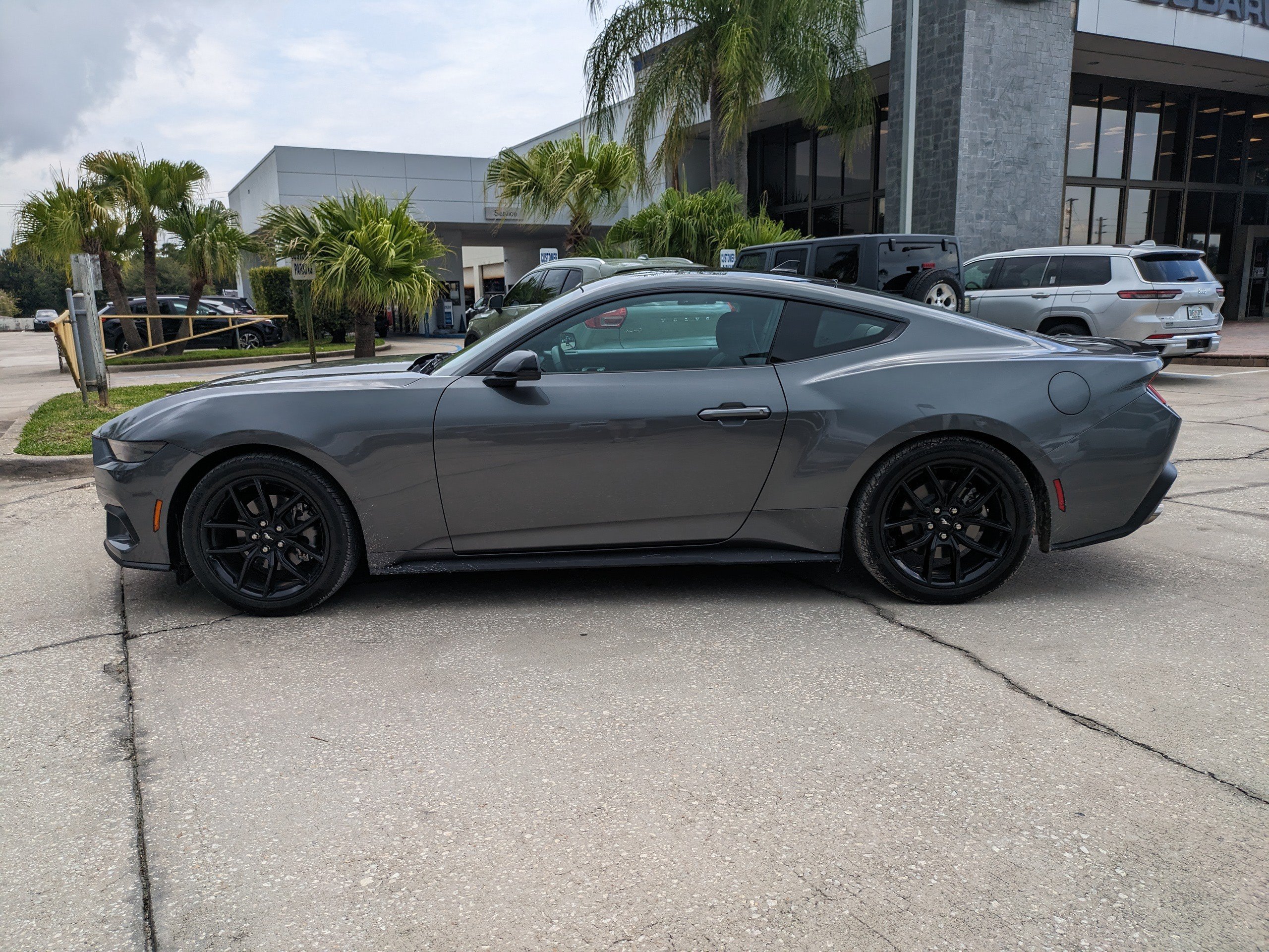 Used 2025 Ford Mustang Coupe RWD image 7