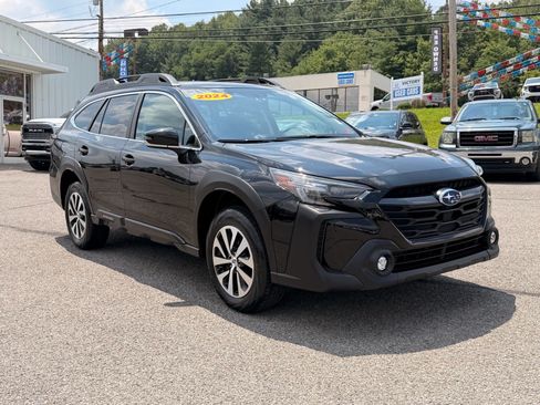 Used 2024 Subaru Outback Premium AWD/4WD image 9
