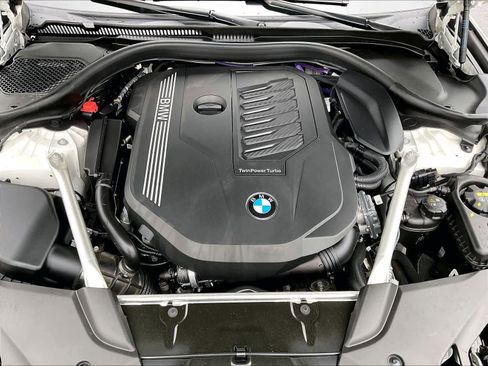 Certified 2023 BMW 540i w/ Convenience Package image 32