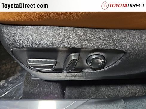 New 2026 Toyota Highlander Platinum AWD/4WD image 12