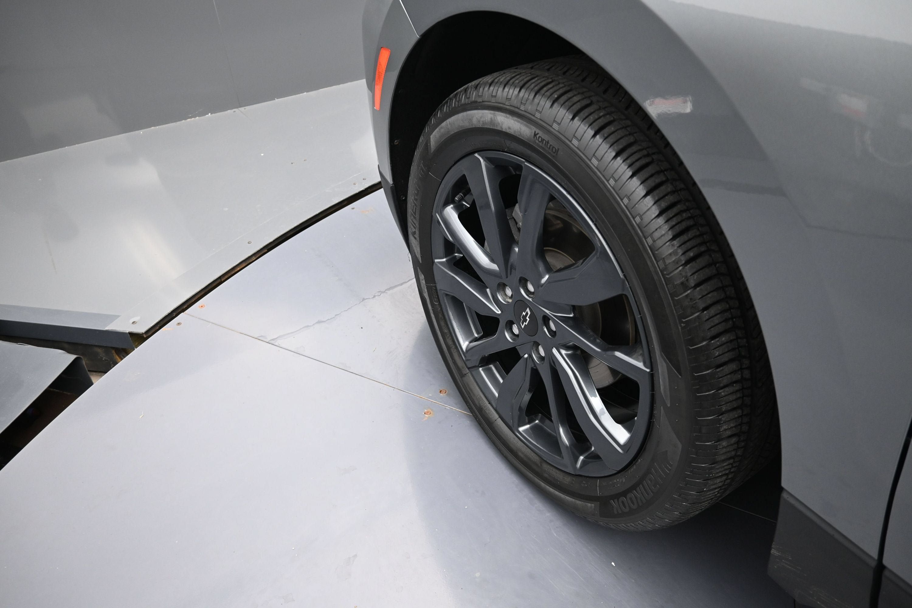 Certified 2023 Chevrolet Equinox RS FWD image 35