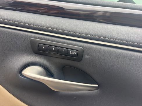 Used 2020 Lexus ES 350 w/ Premium Package image 18