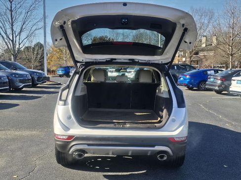 Used 2019 Lincoln MKC Premiere image 8