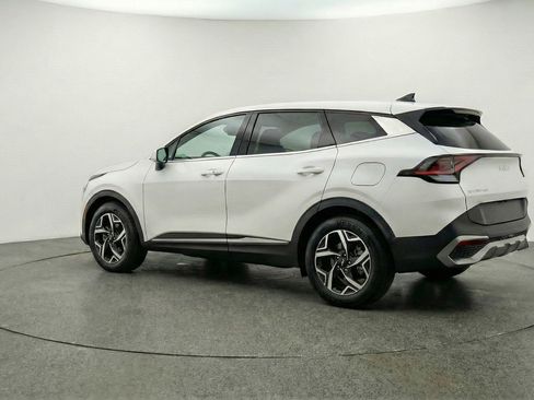 Used 2025 Kia Sportage LX image 6