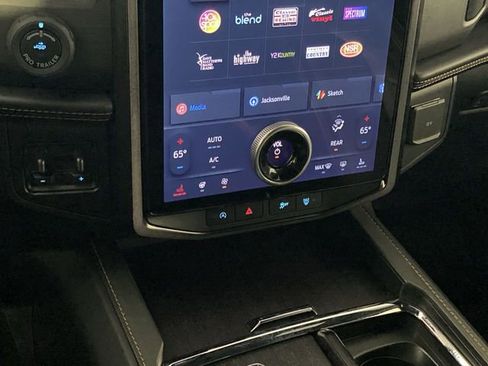 Used 2023 Ford Expedition Platinum image 23