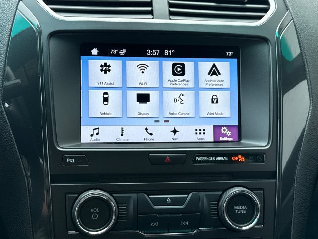 Used 2017 Ford Explorer XLT w/ Equipment Group 202A AWD/4WD image 38