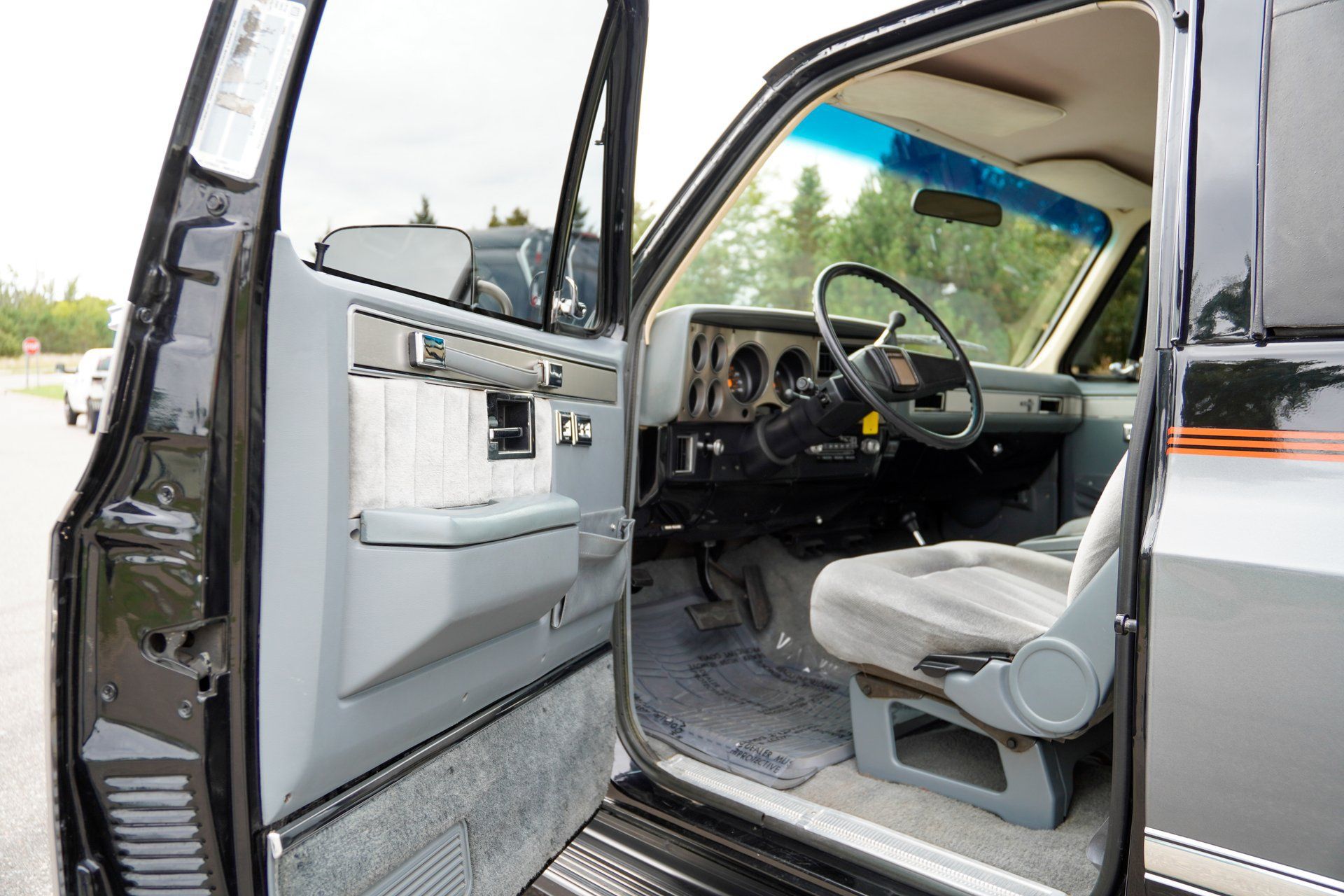 Used 1987 Chevrolet Blazer 4WD image 9