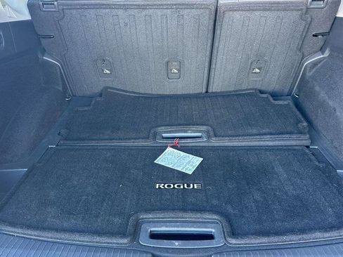 Used 2021 Nissan Rogue Platinum image 15