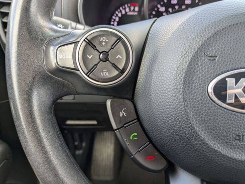 Used 2018 Kia Soul + FWD image 16