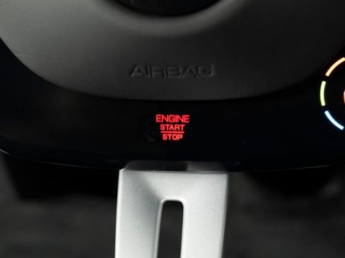 Used 2025 Ferrari Purosangue AWD/4WD image 29