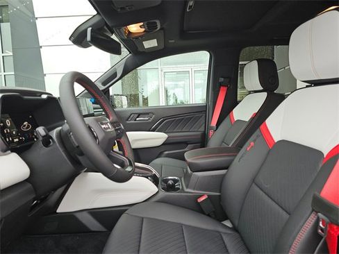 New 2025 GMC Canyon AT4 w/ AT4X Package image 22