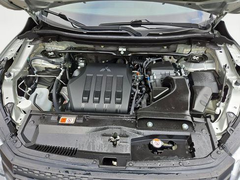 Used 2024 Mitsubishi Eclipse Cross Black Edition image 18