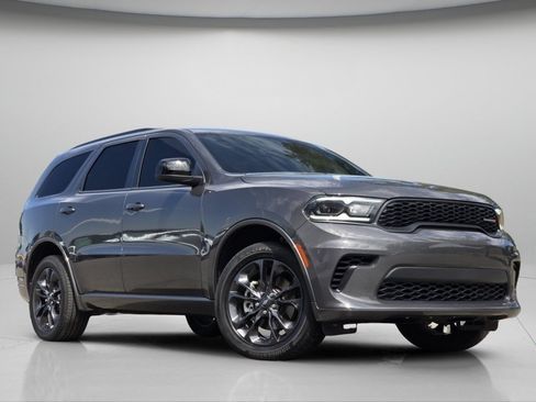 Used 2025 Dodge Durango GT w/ Blacktop Package AWD/4WD image 2
