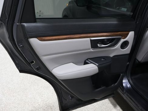 Used 2019 Honda CR-V Touring image 19