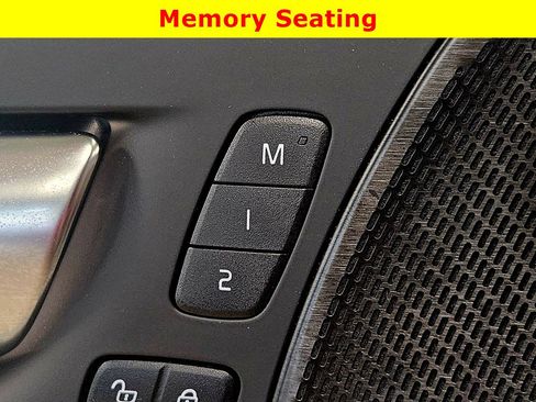 Used 2024 Volvo XC60 T8 Ultimate w/ Climate Package image 29