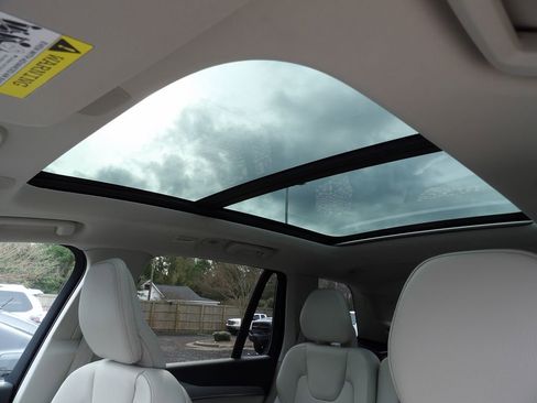 Certified 2024 Volvo XC90 B5 Core w/ Climate Package image 15