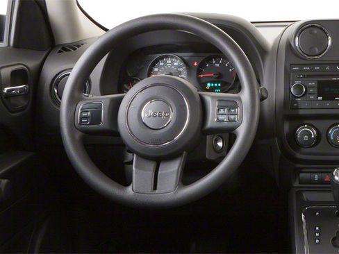 Used 2013 Jeep Patriot Latitude w/ Sun/Sound Group image 9