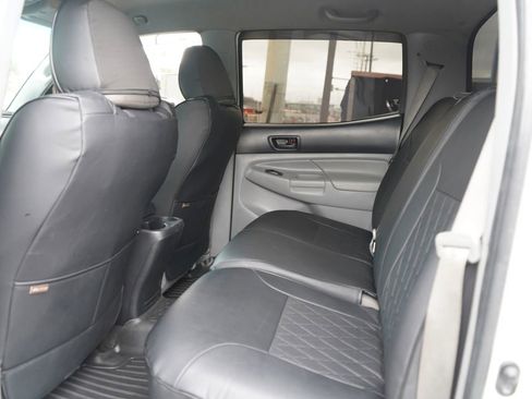 Used 2015 Toyota Tacoma PreRunner image 19