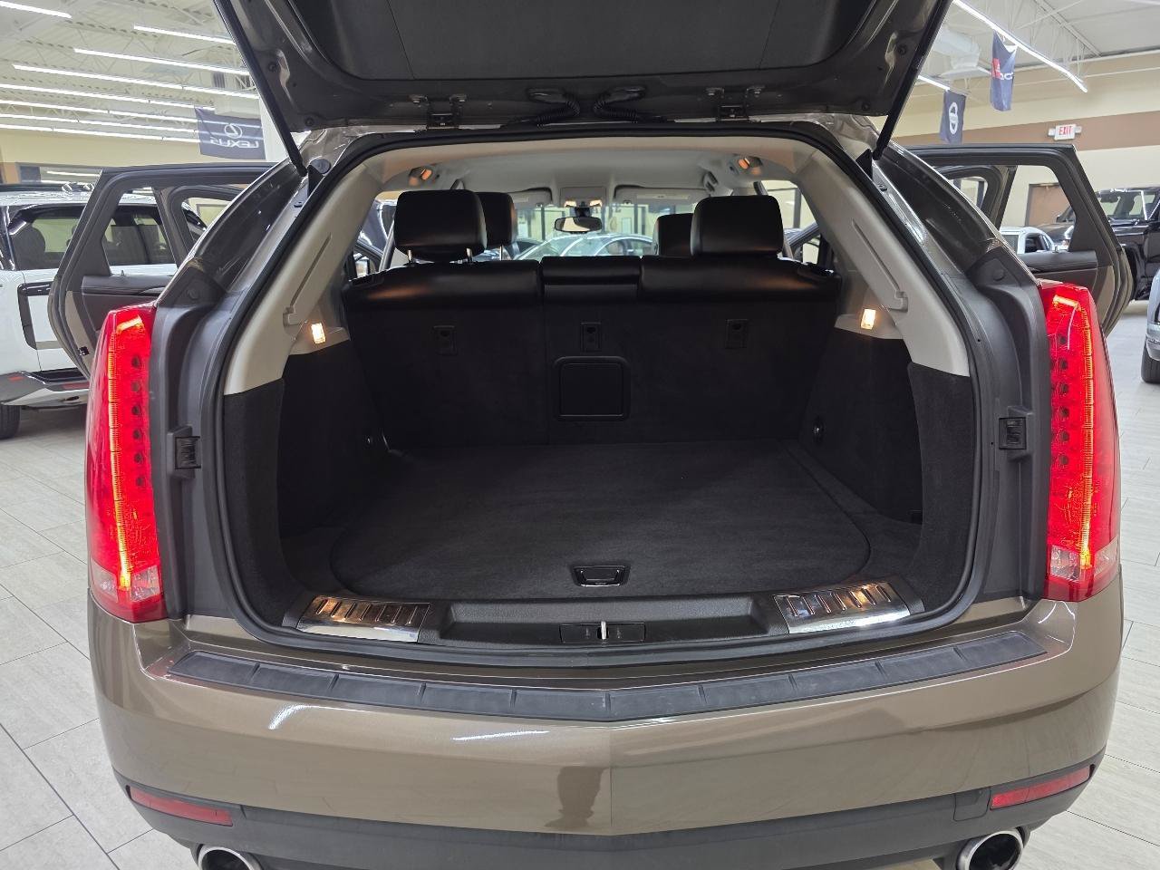 Used 2014 Cadillac SRX FWD image 11