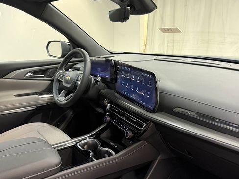 New 2026 Chevrolet Traverse LT w/ Sun and Wheel Package image 16