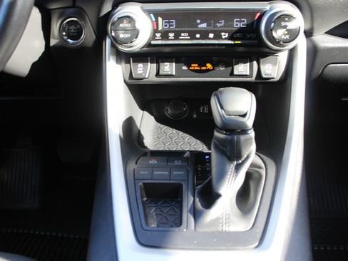 Certified 2025 Toyota RAV4 XLE w/ Convenience Package FWD image 37