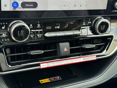 New 2026 Toyota Highlander Platinum AWD/4WD image 25
