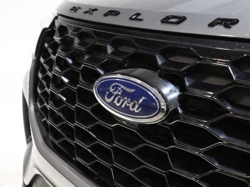 Used 2025 Ford Explorer ST-Line AWD/4WD image 10