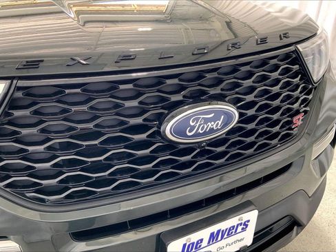 Used 2022 Ford Explorer ST w/ Equipment Group 401A RWD image 7