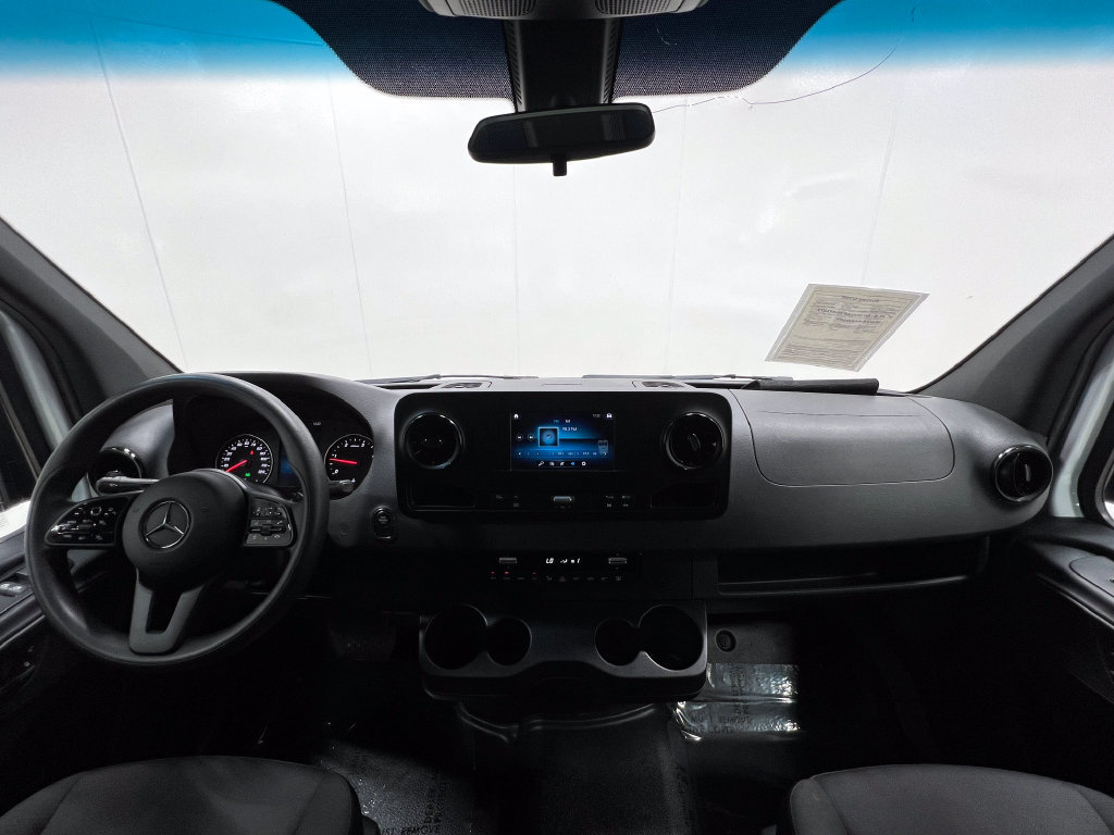 Used 2024 Mercedes-Benz Sprinter 2500 image 18