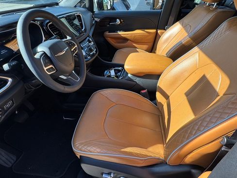 Used 2022 Chrysler Pacifica Pinnacle image 24